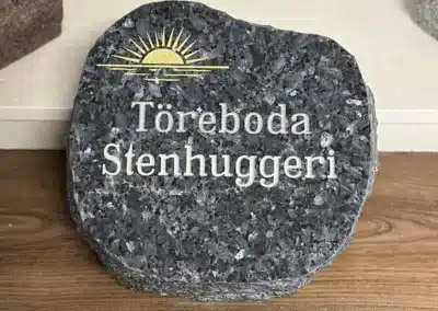 Mindre gravsten Töreboda Stenhuggeri