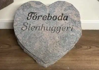 Mindre gravsten Töreboda Stenhuggeri