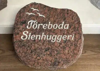 Mindre gravsten Töreboda Stenhuggeri