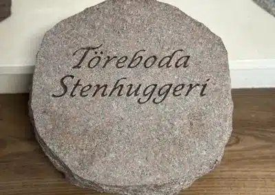 Mindre gravsten Töreboda Stenhuggeri